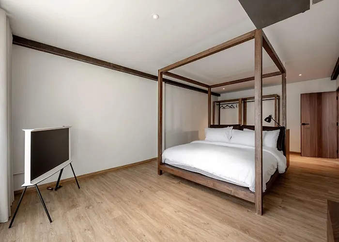 Apartment The Lair - 3mins Walk To Icon Siam